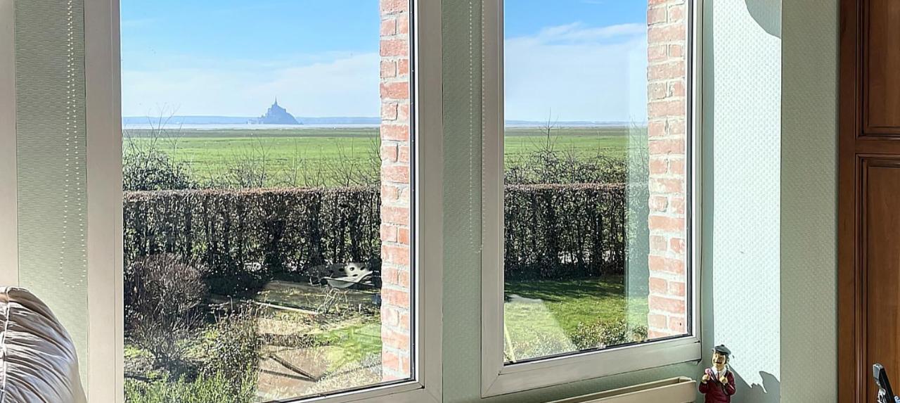 Gite De Charme "La Maison Saint-Leonard" Avec Piscine, Spa, Vue Sur Le Mont Saint-Michel Vains Exterior foto